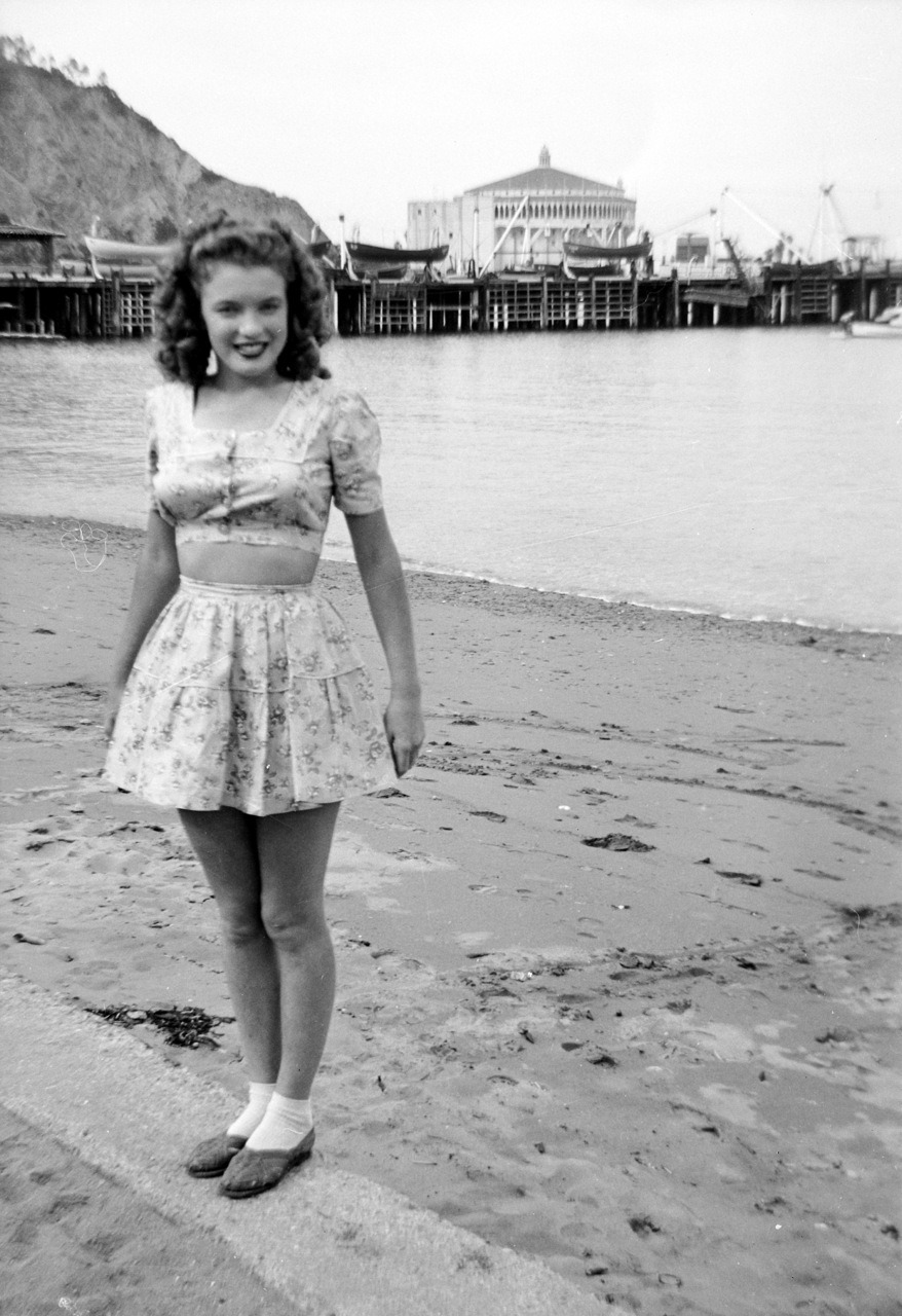 apassingfeeling:  theindiehippie:suicideblonde: Norma Jeane Doughtery (later to be