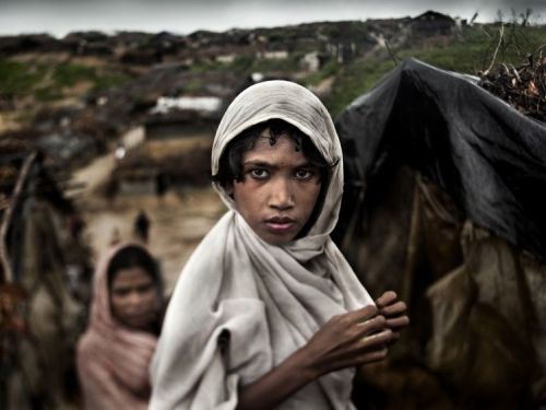 Bangladesh 2010 © Javier Arcenillas
About 6,000 people have arrived at the Kutupalong makeshift camp in southern Bangladesh since a violent crackdown on stateless Rohingya people began in October 2009. Many were victims of beatings and...