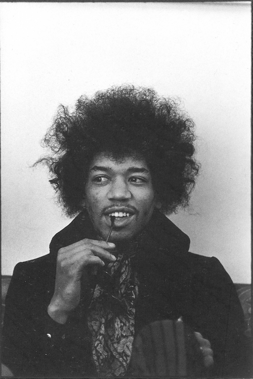 henotbusybeingbornisbusydying:
“ (via fortruthisalwaysstrange)
best picture of Jimi ever
”