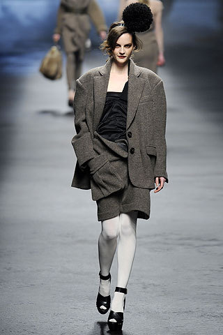 Sonia Rykiel Fall 2010 RTW I love that her models smile :)