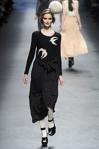 Sonia Rykiel Fall 2010 RTW (topshop did a sweater just like that o__O)
