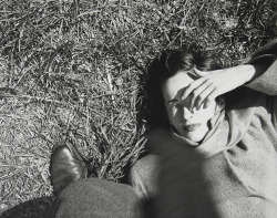 Sunday Morning photo by Saul Leiter, 1947