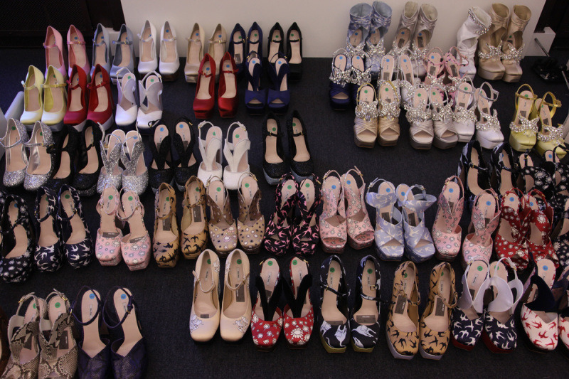 dirtylittlestylewhore:  Miu Miu Backstage