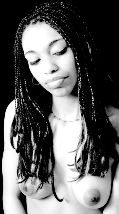 sippiboy:  meapp:  ebonyinspiration:  jookjoint:  © Robert Thomas via modelmayhm-8.vo.llnwd.net   Follow me to SGB, http://Meapp.tumblr.com/  