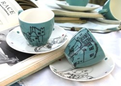 fuckyeahilovetea:  etsyfindings:  Dover Tea Cups by EstherCoombs ๯    AHHHHHHHHH WANT!