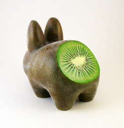 electricshambles:  I got to eat a cube watermelon recently. This is WAY better.  &mdash; This is fucking awesome. I want a bunny shaped kiwi!!