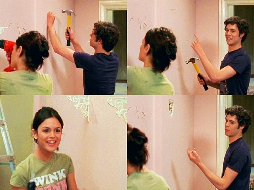 quarter-to-four:  fuckyeahtheoc:  Summer: Do you have the stud finder?Seth: Oh Summer.