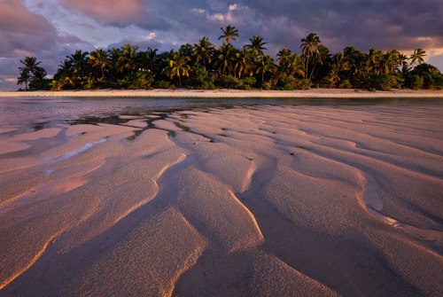 Maina Island, Aitutaki Lagoon, Cook Islands© Michael Anderson