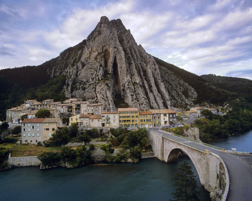 Sisteron, Provence, France © Ian Cameron This curious large rock is adjacent to the main town across