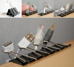 konishiroku:  xlheads:   otama:  itakeda:  thedailywhat:  Life Hack of the Day: Quick   dirty cable organizer out of common household binder clips. Brilliant. [boingboing.]    