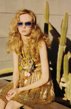 Sore-Thumbelina:  Siri Tollerod In ”Desert Rose” By Venetia Scott (Vogue Uk