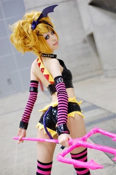 tortured-soul: cosplaygirl:  yuria:  [恋繭] VOCALOID2: 鏡音リン (プリティパンティ☆悪マリン) - コスプレCure