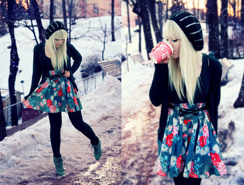 miljov:  lookbookdotnu:  Behind every successful woman is a substantial amount of
