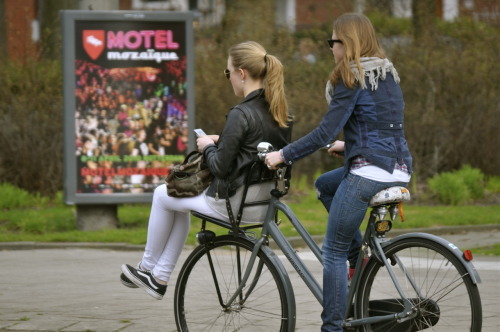 brian90tb:  velourbain:  bikes-cycling:  pedaltan:  pedalfar:  Ride On (via Amsterdamize)