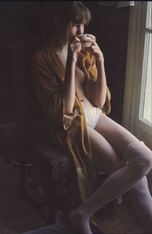 51h: deadgirls:dix-neuf:ona:yulibow:ghostparties:by david hamilton(via acc)