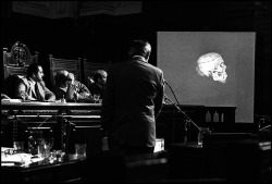 Argentinean junta trial hearings Clyde Snow during his forensic testimony; photo by Daniel Muzio, 1985 via: revistanuestramirada