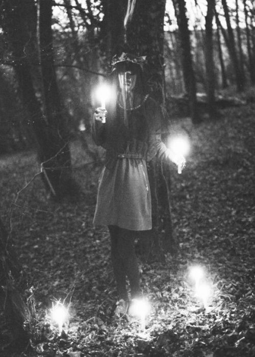 helloluxlisbon:  silentheartache:lunartales:achy:dreamboatcourtney:(via splitpeavintageblog)