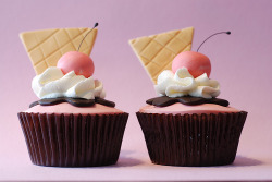 tarastrawberry:  cupcakejunkie:  (via Sweets