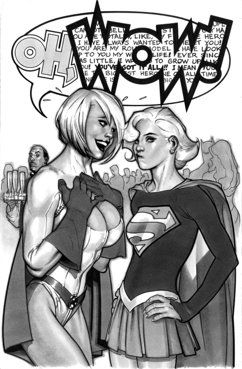 Power Girl vs Supergirl, por Adam Hughes.