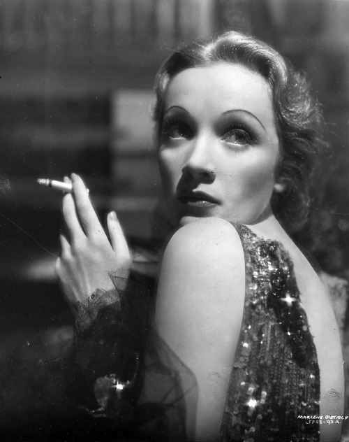 prettyglam:  carmelb:lizalamb:divadietrich:    matinee-idol:  I love this photo of Dietrich because it shows how pre-digital photographs were retouched. The cross-hatching - most noticeable around her hand and back -show the areas which have been edited,