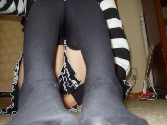 (via st250, knee-socks)