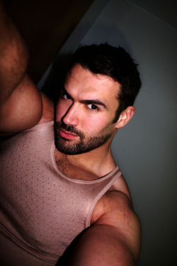 gotyouthat:  beardlover:  enukibear:  scruffyjizzmonkey: