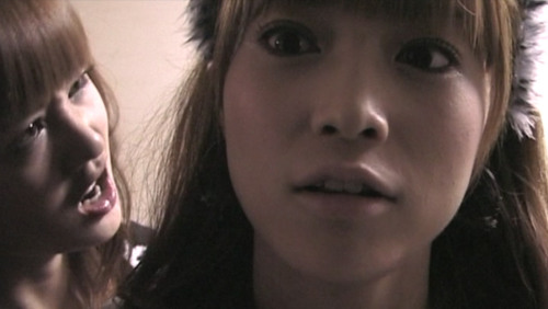 picpie: ojigi30do:  pound66:  新垣里沙・亀井絵里