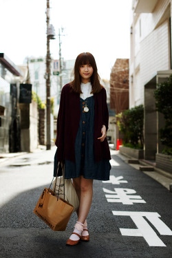 torefurumigoyo4:  rosarosa-over100notes:  saitamazihen:  The Sartorialist - On the Street…Omotesando St., Tokyo   