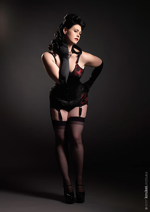 naggisch:  tikidragyn:  missclawdy:  Vintage-Vixen   
