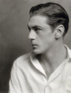 Gary Cooper  argonauticos:  sugaronastick: Gary Cooper  (via floradoragirl)