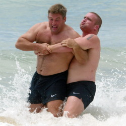 nakedrugby:  rugbyhunk108: beefydevils:   stockyphile: Jason Leonard and Phil Vickery  (via britishbeef)  