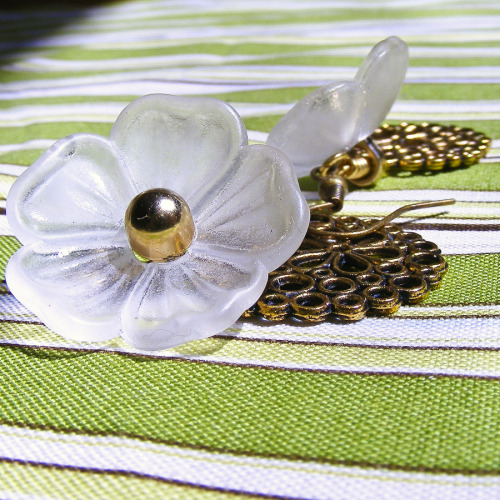 White Flowers Earrings