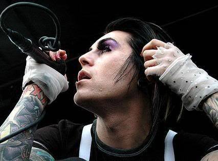 (via fuckyeahdaveyhavok) He&rsquo;s so pretty. idgaf.