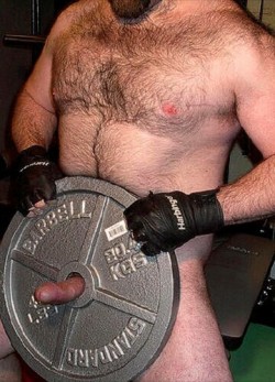 alseximexi:  fhabhotdamncobs:  seandacari:  (via dccubster)  W♂♂F  would if he can hold it by his hard