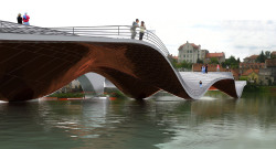 illestboyeva:  Maribor Footbridge  Maribor, Slovenia *HOLY SHIT, this bridge is so sick =O  looooks funny