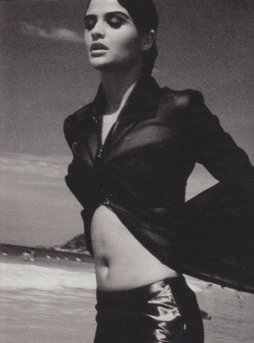 acuratedlife: loveinthespringtime: chuesong-eyo: jinxproof: Helena Christensen, 1991 | ph. Chico B