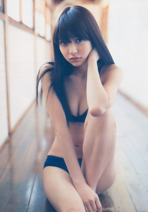 rosarosa-over100notes:  wrigley:  逢沢りな