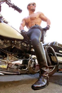 tapegaggedboy:  plainfilth:  peglegged:  rubberdocs:  booted-guys:  tomofs:  amsternic:  leather-cum-pig:  (via leathermen)        