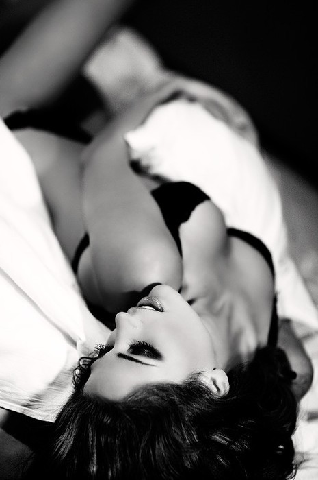 girlswholikegirls:   outlineofadeer:   (via tattooedcupcake, hiddenpearlsofthecliff)
