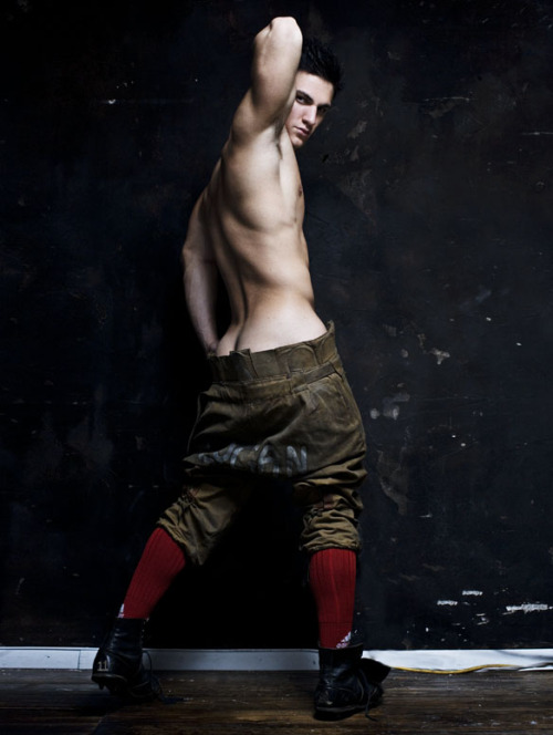 sissydudeomen2:  Sexy Beast…