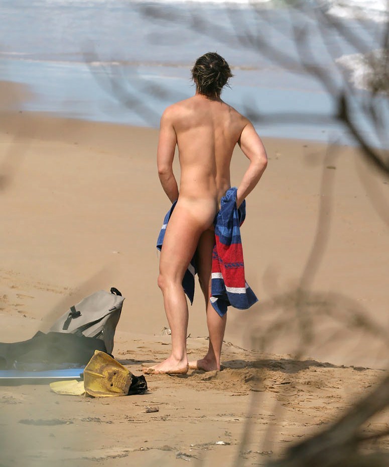 homomilk:  stolen-glances:  smallcockrocks:  Surfer boy.  