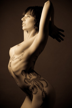 inkedgirls:  bodypiercings:  Where Professional Models Meet Model Photographers - ModelMayhem  