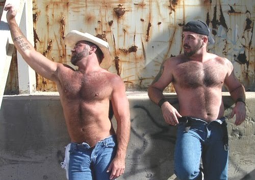 (via bulkingstud, thebeefmaster)  I’m a fan
