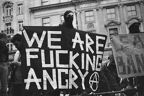 idiotxque:  crustyrat:  (via der-traum-von-anarchie, thunderinourhearts-blog)