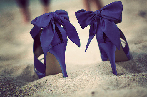 dwi-kimtaehwan:  (via fuckyeahprettybows)