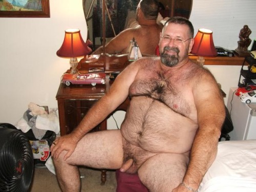 burno1977: luvolderchub-blog: bigbearfan77: (via itmightbi, itmightbi, smallbigbear) Beautiful sexy 