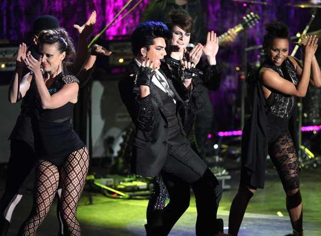 bornwithglitter:   (via fuckyeahglamberts, fuckyeaadamlambert) I AM GOING TO SEE