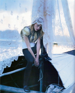 dowahhdoo:coldandpale:sore-thumbelina:    Sasha Pivovarova in White Nights by Tim Walker Vogue UK Jan 2007   