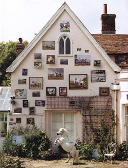 sore-thumbelina:  Vogue (UK) November 2005Portrait Of A LadyPhotography by Tim Walker 