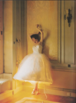 sore-thumbelina:  Guinevere Van Seenus in ‘England’s Dreaming’ by Tim Walker for  Vogue UK August 2006 